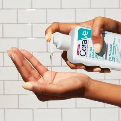 Smooth Liquid Facial Cleanser - Exfoliator & Makeup Remover - 236ml